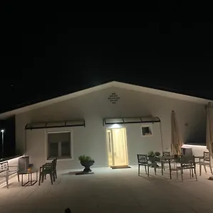 House In Campagna , Melara Italia
